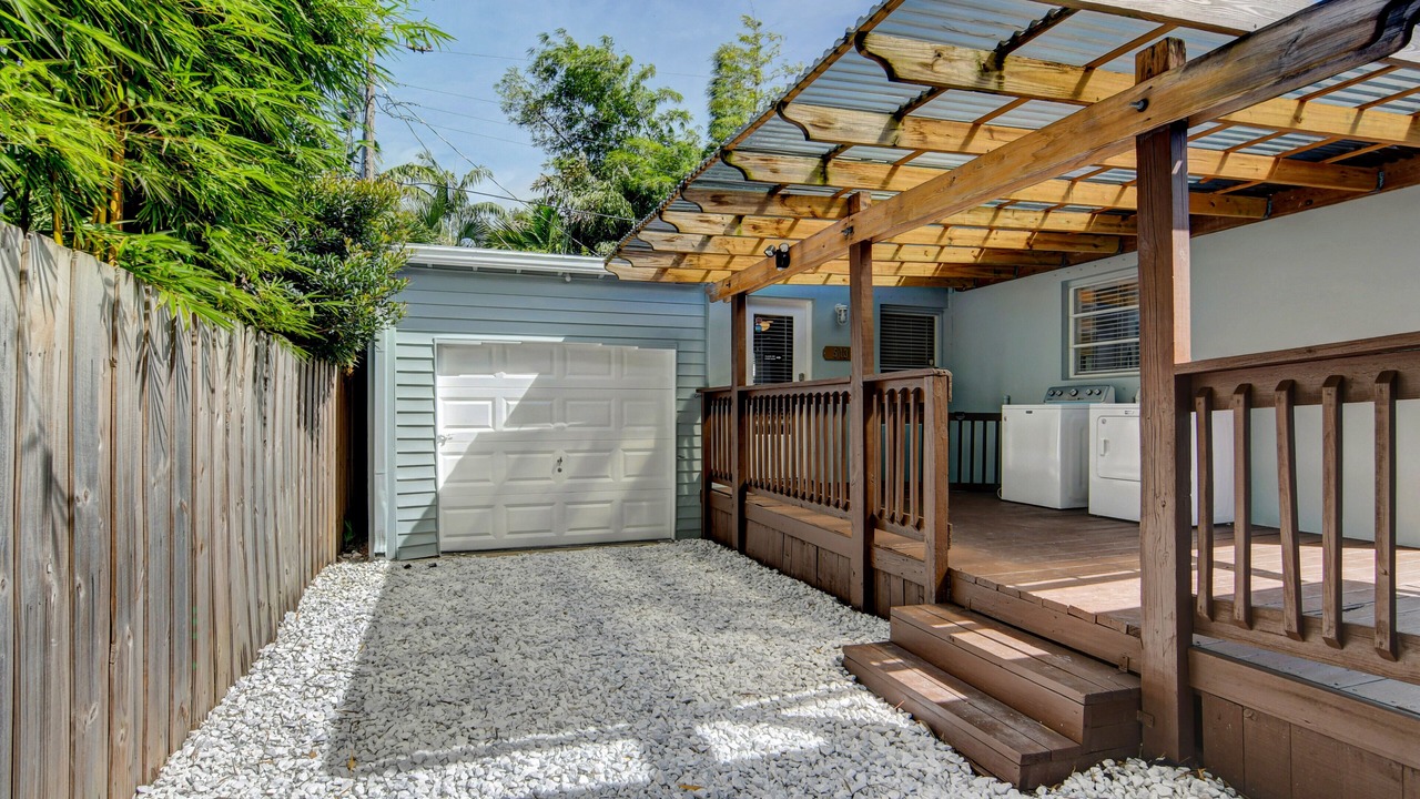 Photo of Patio Balcony in Tarpon River