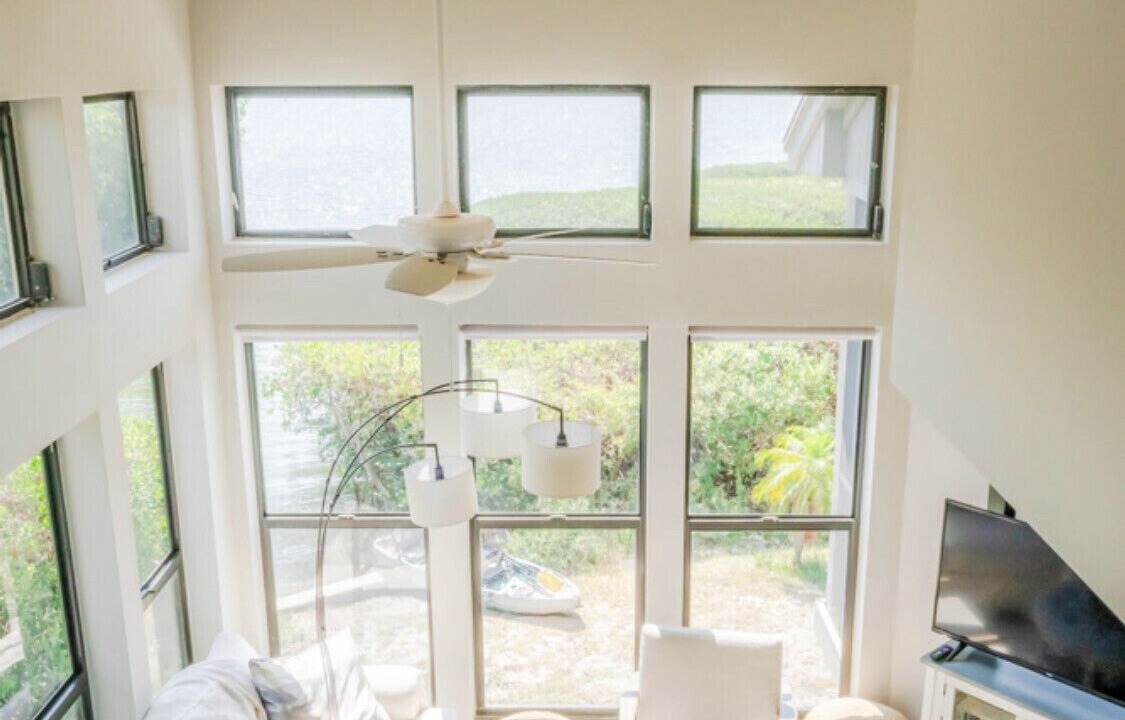 Photo of Livingroom in Safety Harbor Club