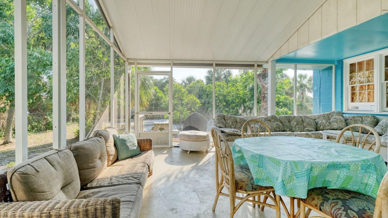 Photo of Livingroom in Cedar Key
