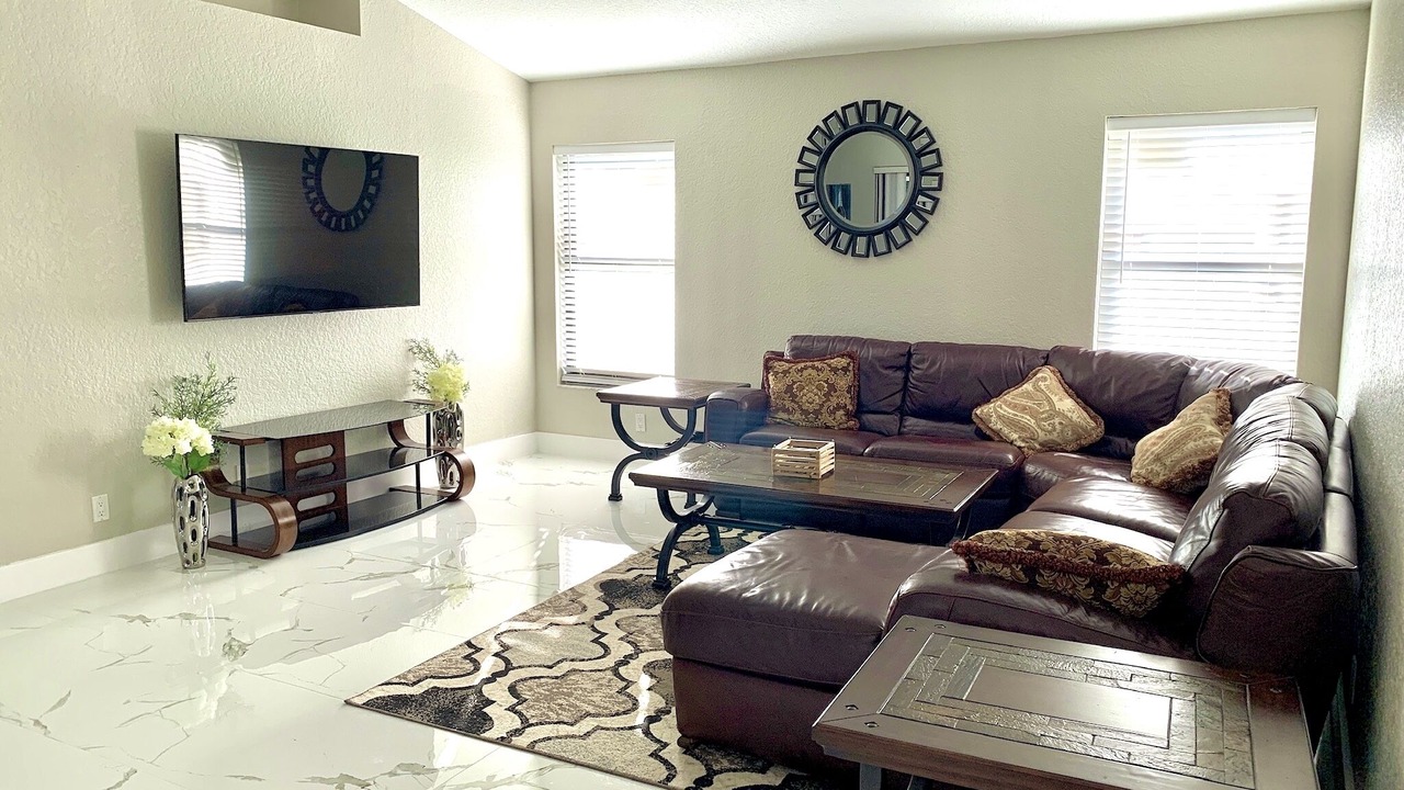 Photo of Livingroom in Greenview Shores