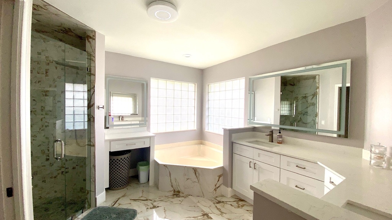 Photo of Bathroom in Greenview Shores