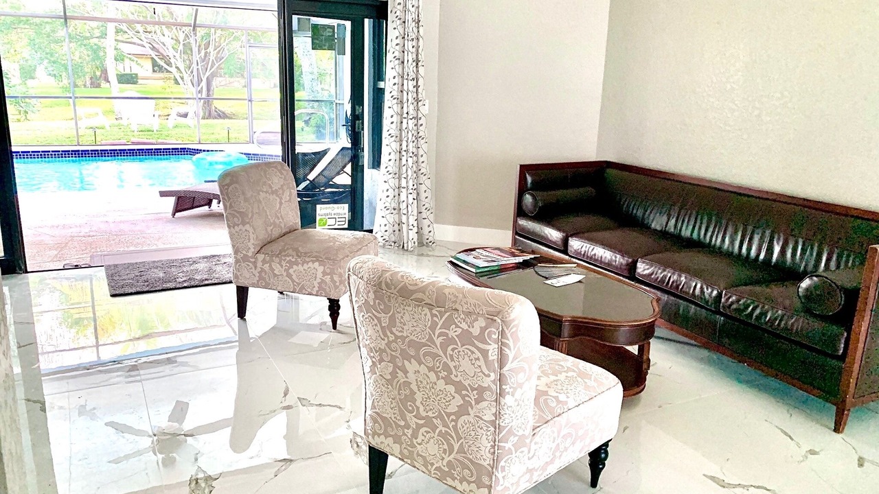 Photo of Livingroom in Greenview Shores