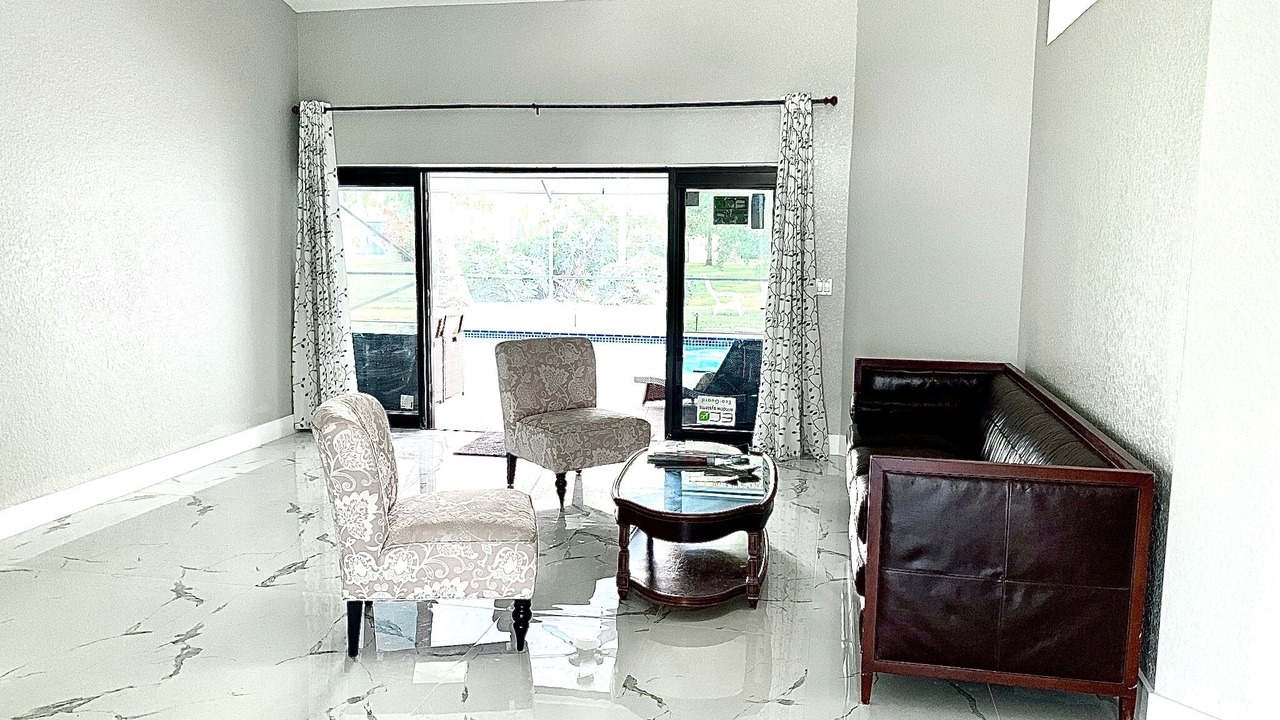 Photo of Livingroom in Greenview Shores