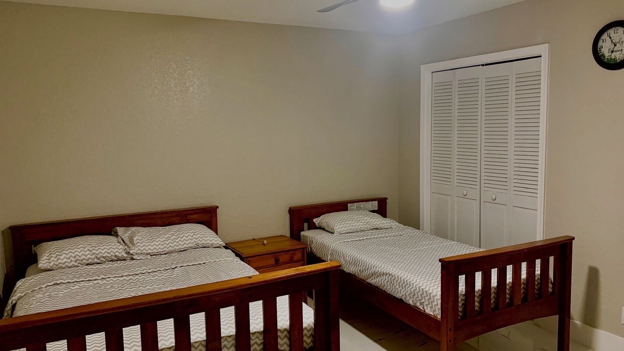 Photo of Bedroom in Greenview Shores