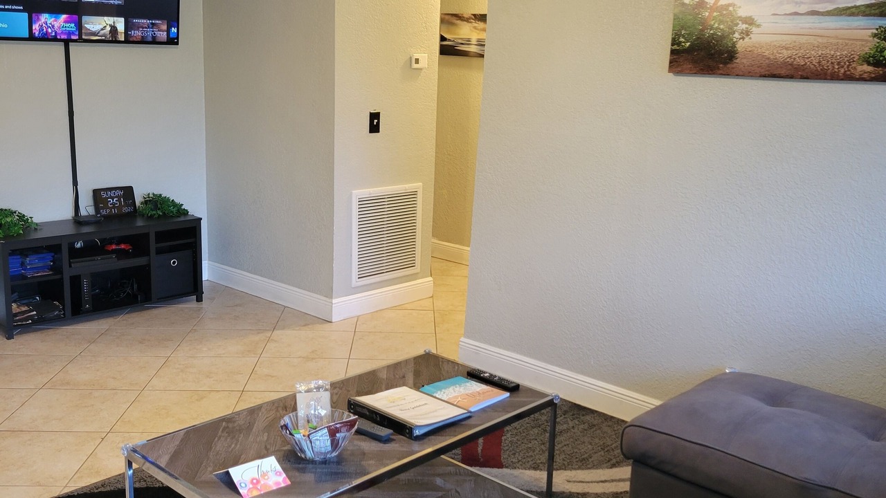 Photo of Livingroom in Lauderhill