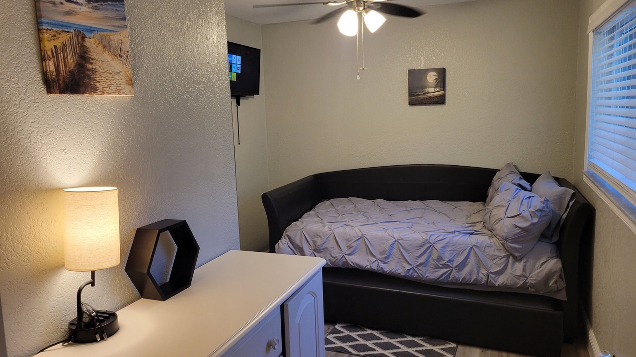 Photo of Bedroom in Lauderhill