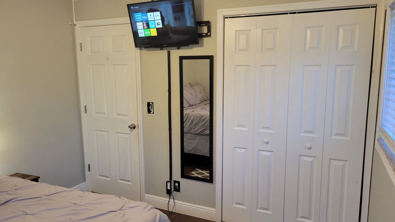 Photo of Bedroom in Lauderhill