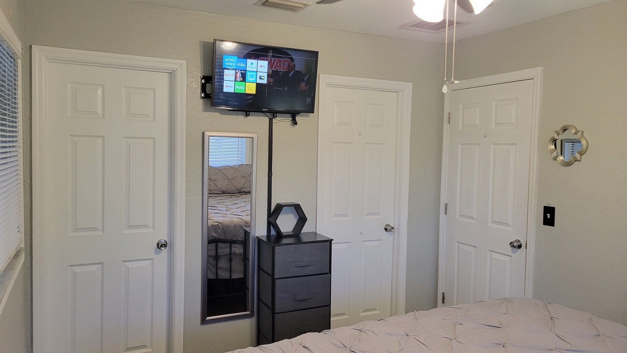 Photo of Bedroom in Lauderhill