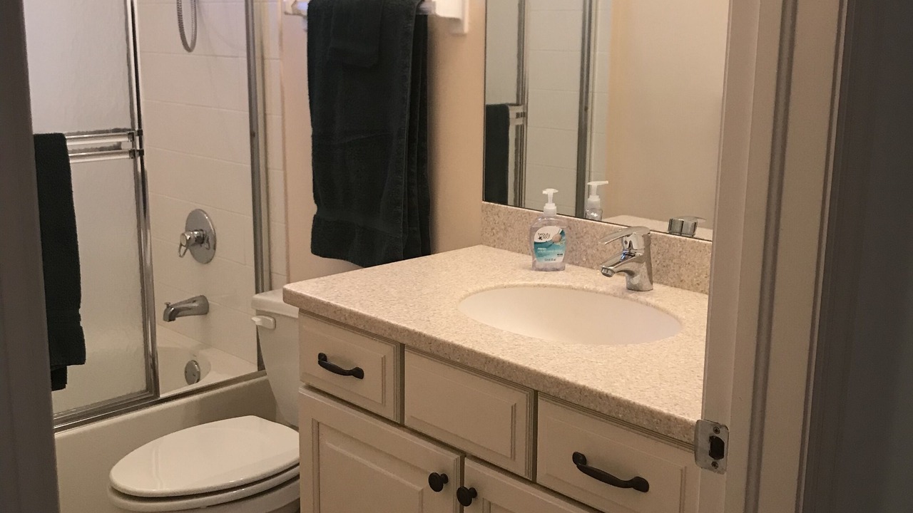Photo of Bathroom in Pelican Bay
