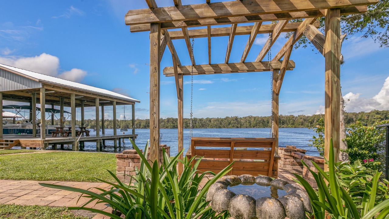 Photo of Patio Balcony in Welaka