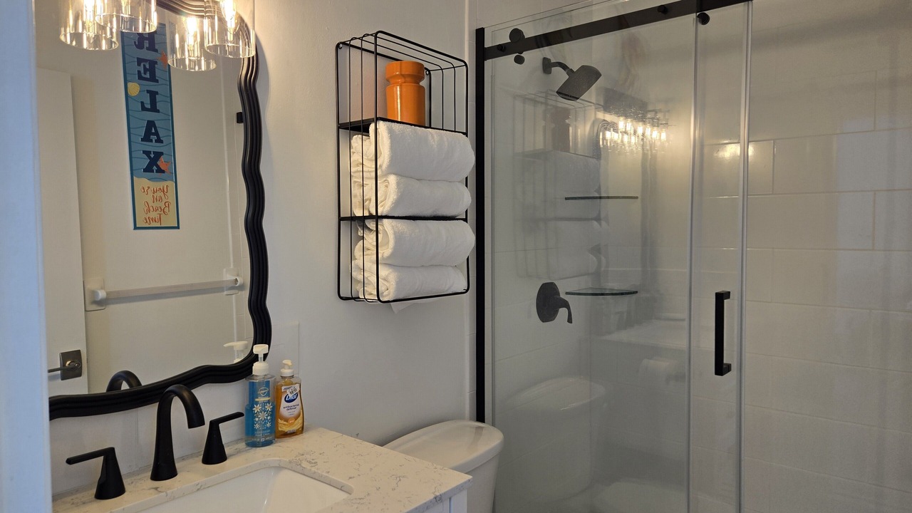 Photo of Bathroom in Mid Island