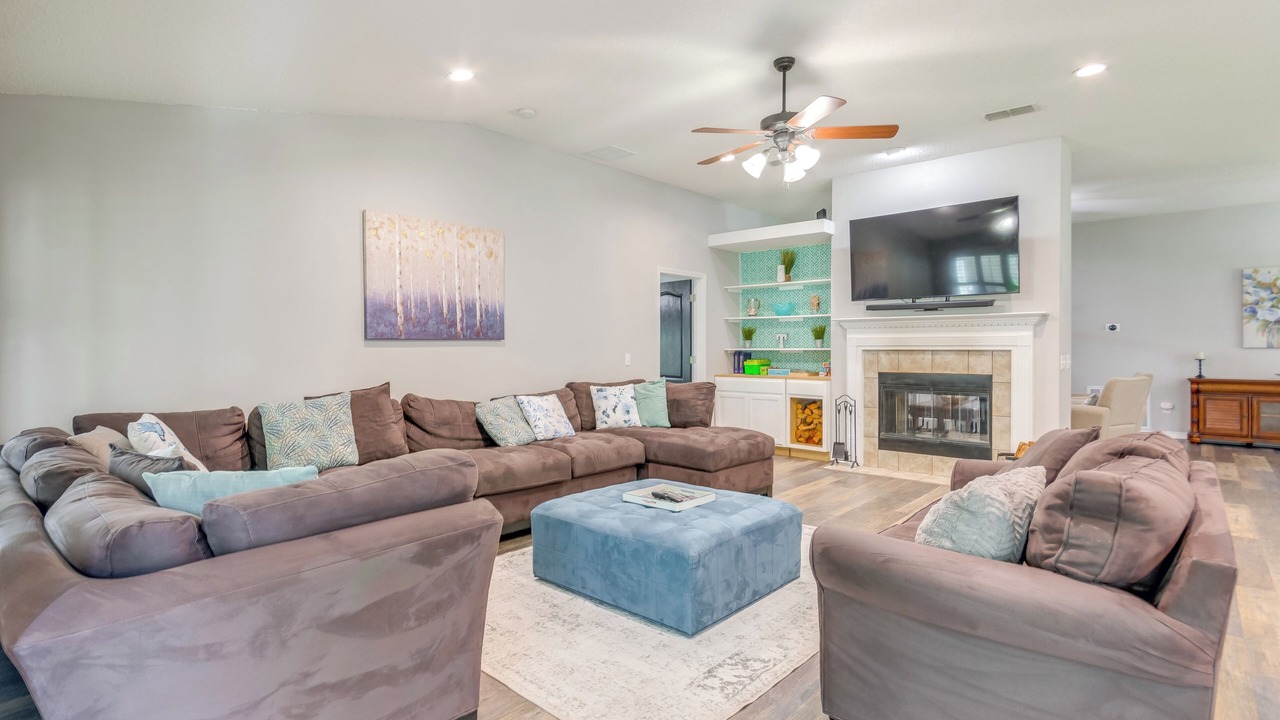 Photo of Livingroom in North Northwest Pensacola