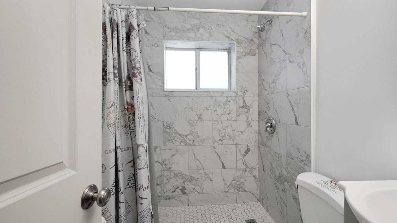 Photo of Bathroom in River Oaks