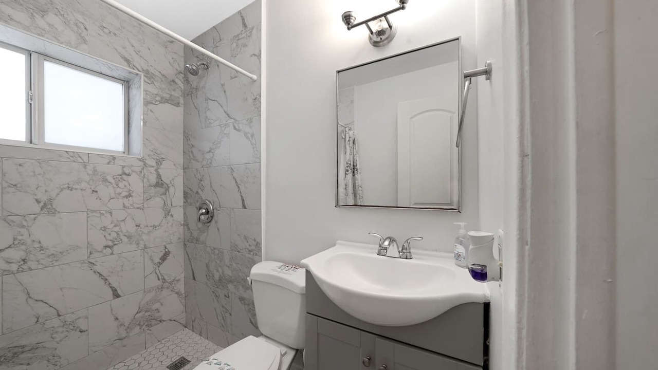 Photo of Bathroom in River Oaks