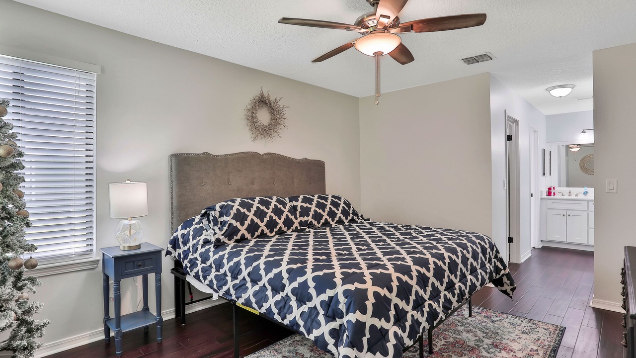 Photo of Bedroom in Doctors Inlet