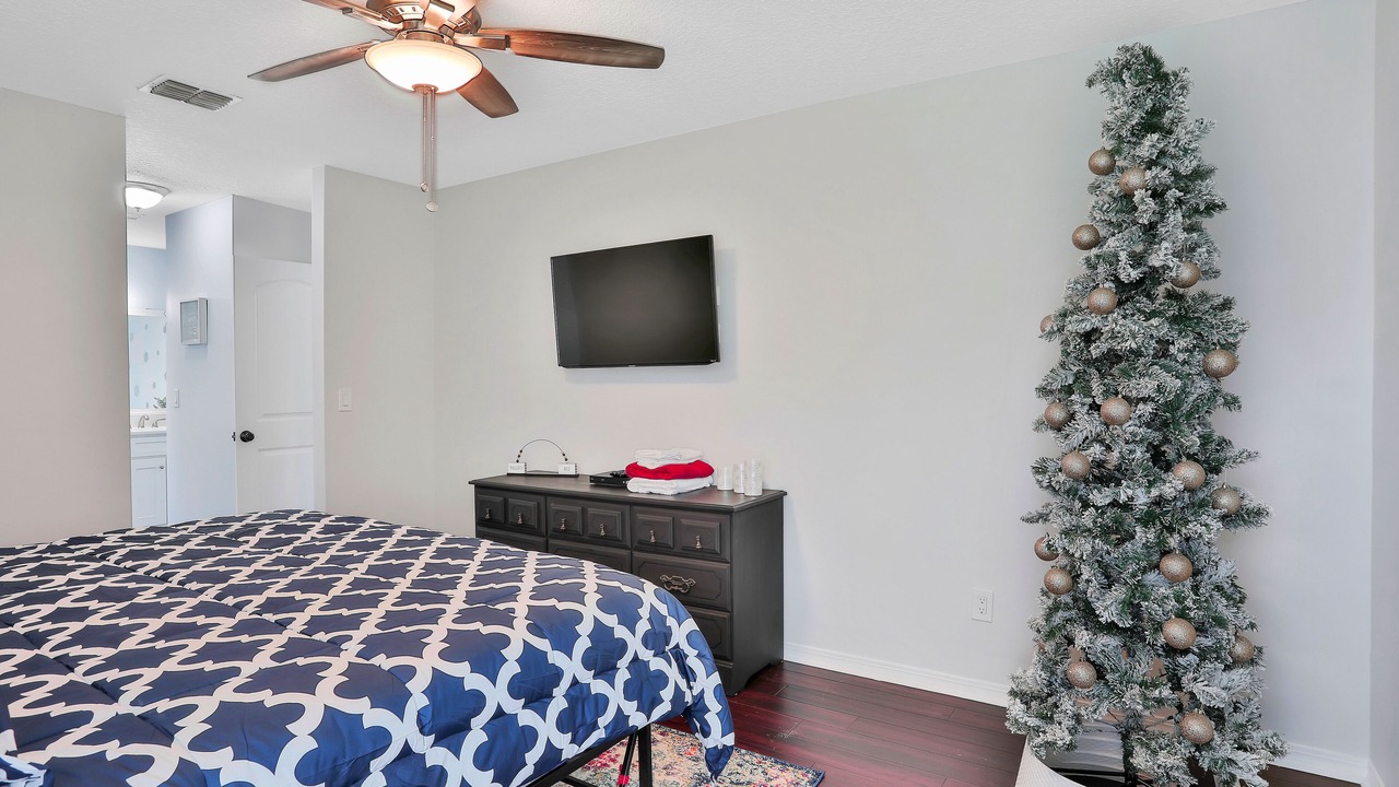 Photo of Bedroom in Doctors Inlet