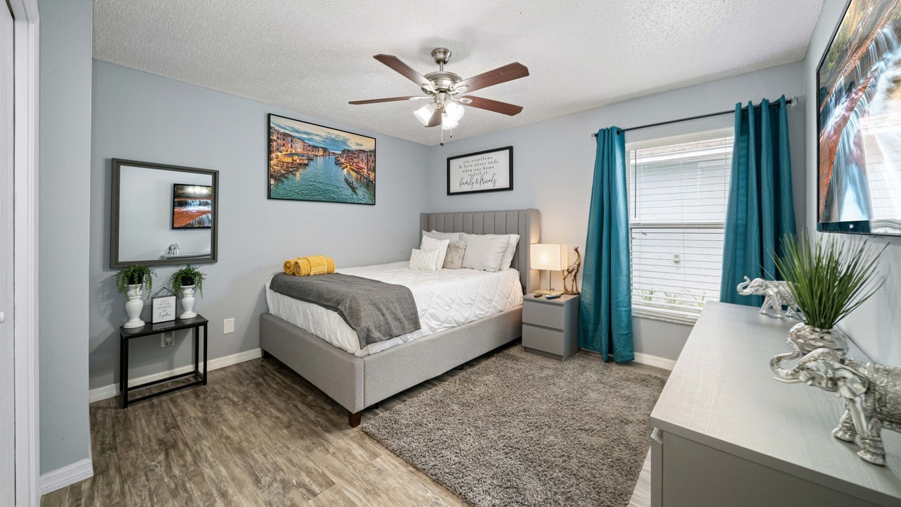 Photo of Bedroom in Signal Hill