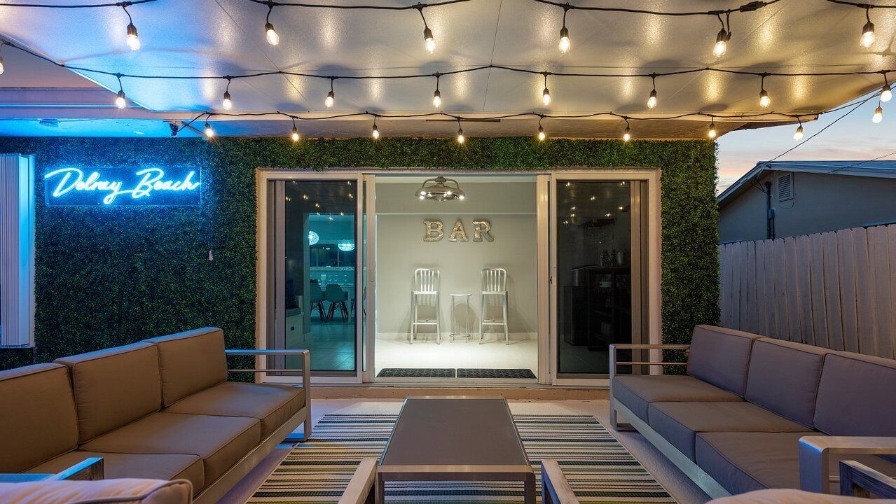 Photo of Patio Balcony in Tropic Palms