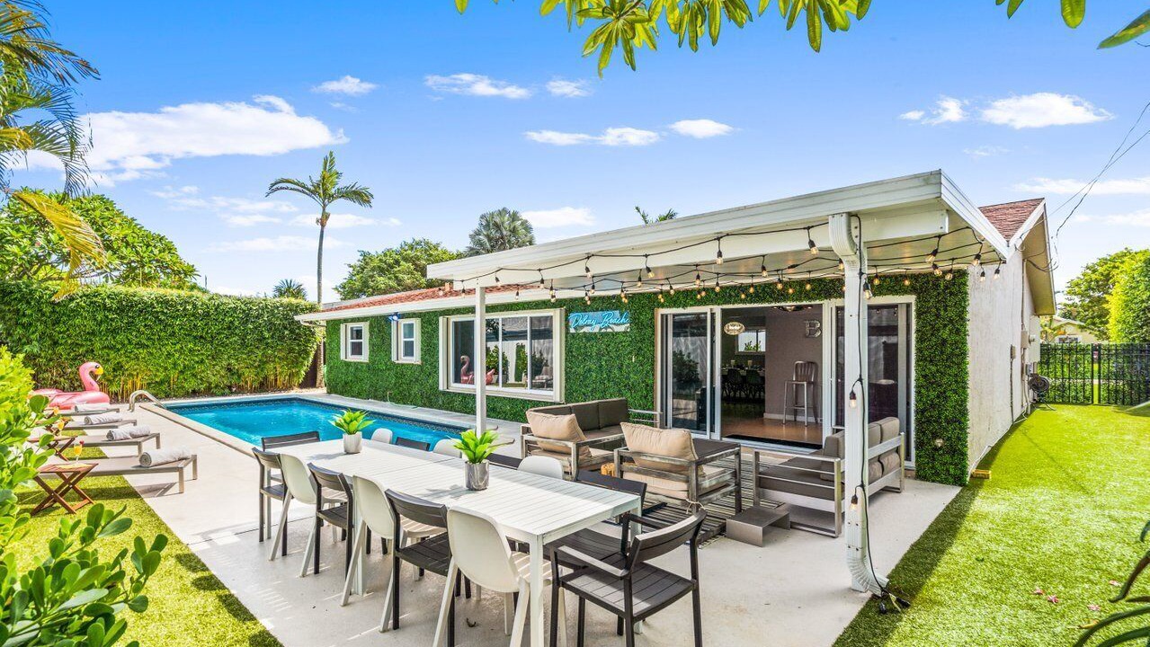 Photo of Outdoor in Tropic Palms