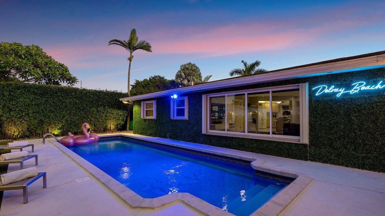 Photo of Outdoor in Tropic Palms