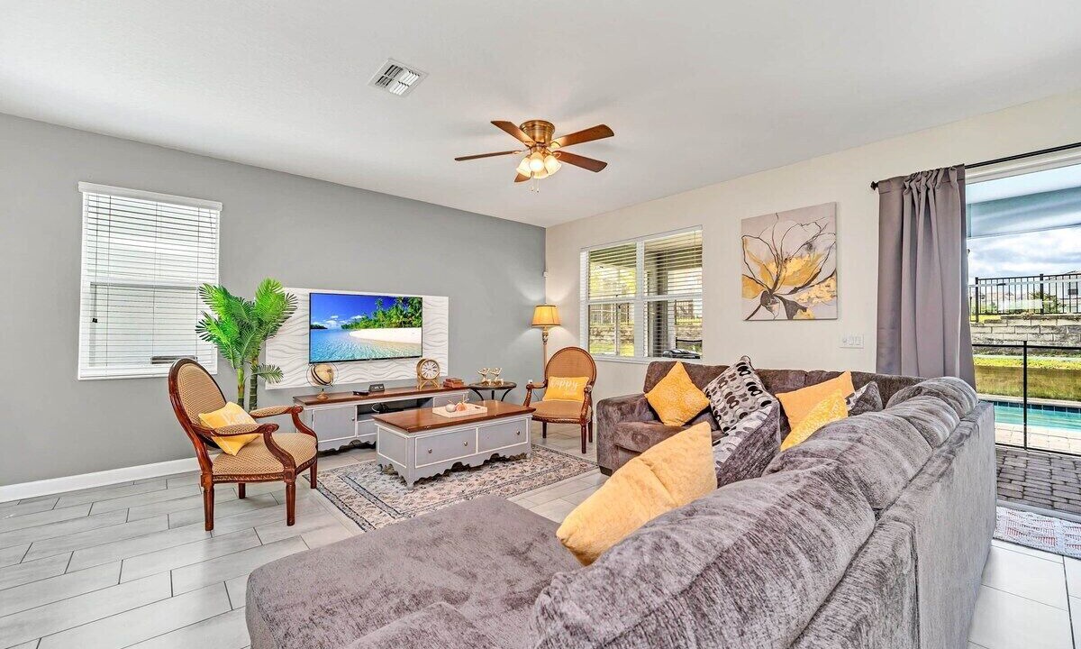 Photo of Livingroom in Davenport