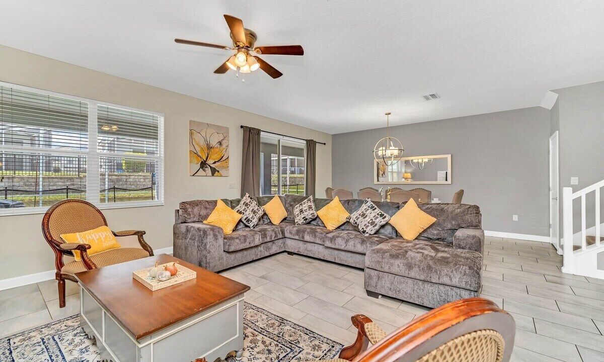 Photo of Livingroom in Davenport