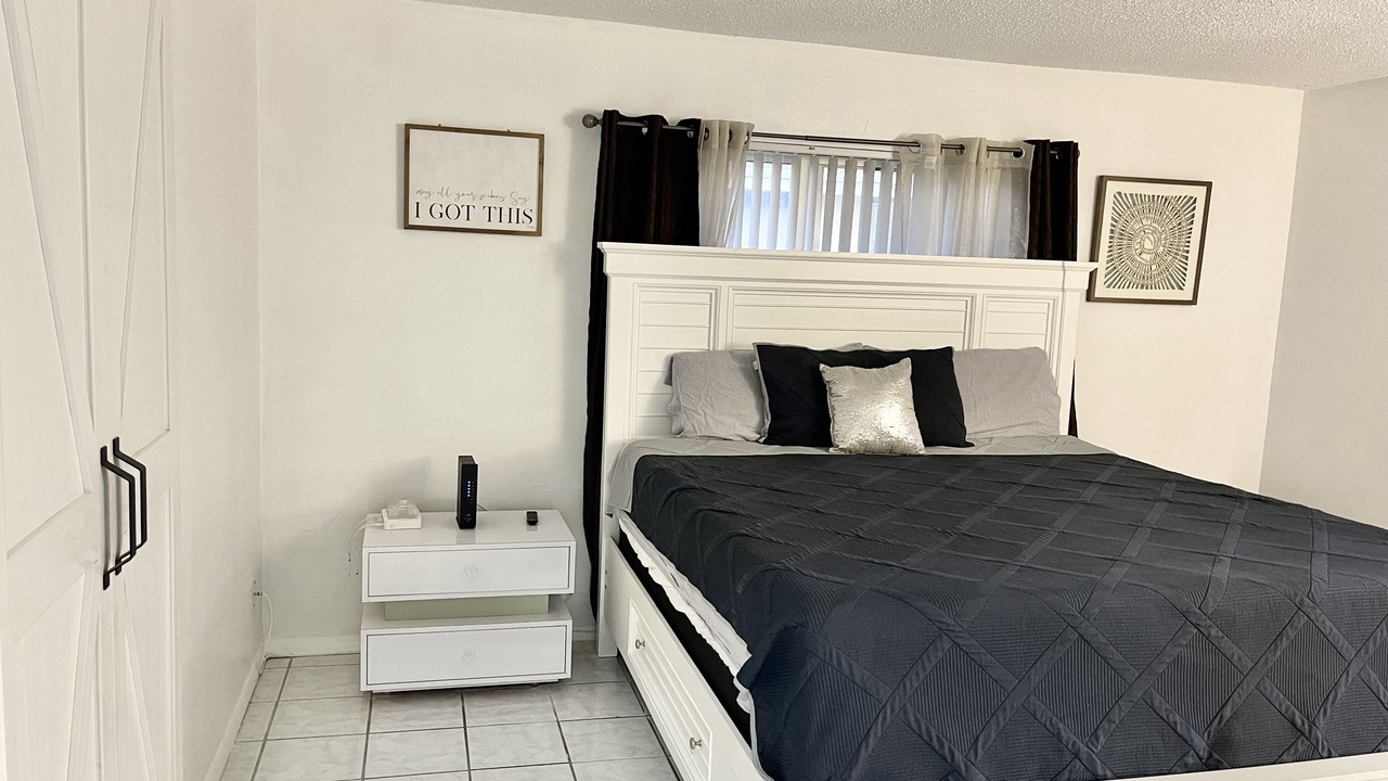 Photo of Bedroom in North Lauderdale