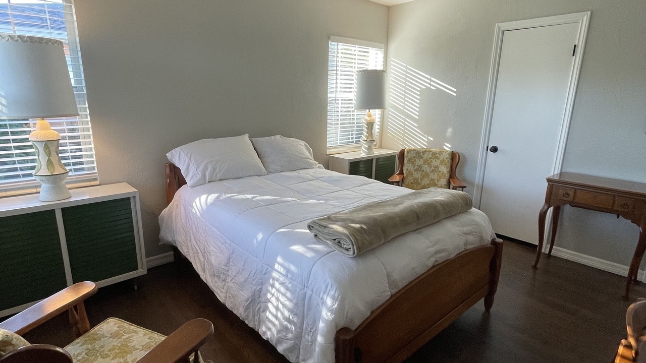 Photo of Bedroom in United Central