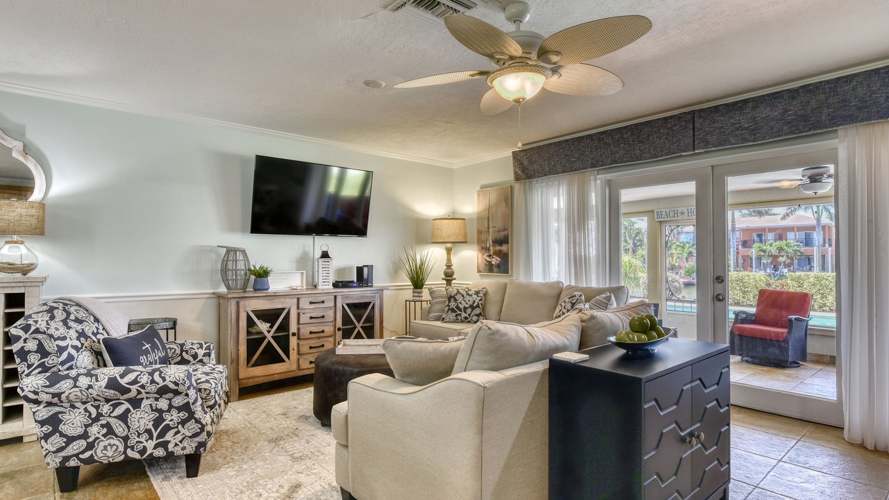 Photo of Livingroom in Cocoa Isles