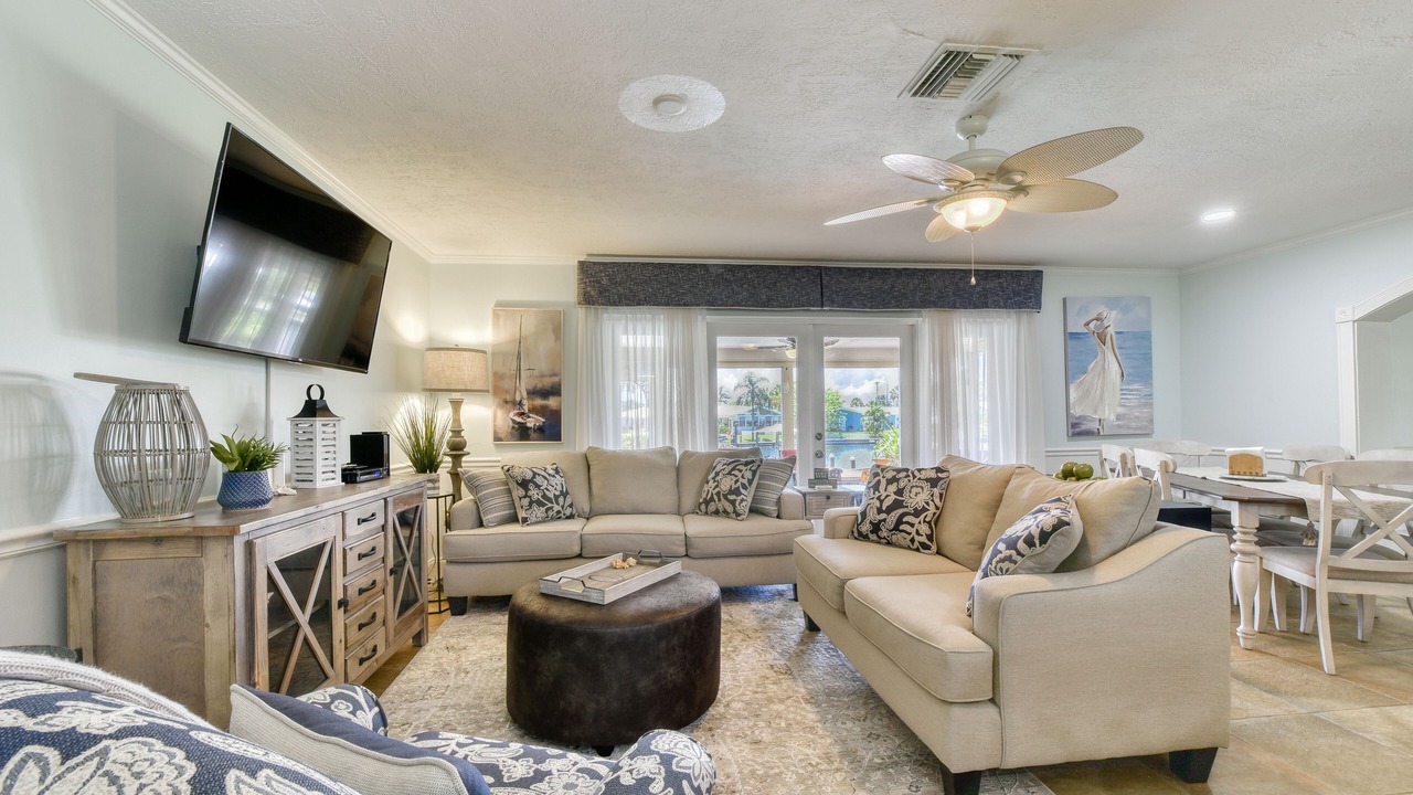 Photo of Livingroom in Cocoa Isles
