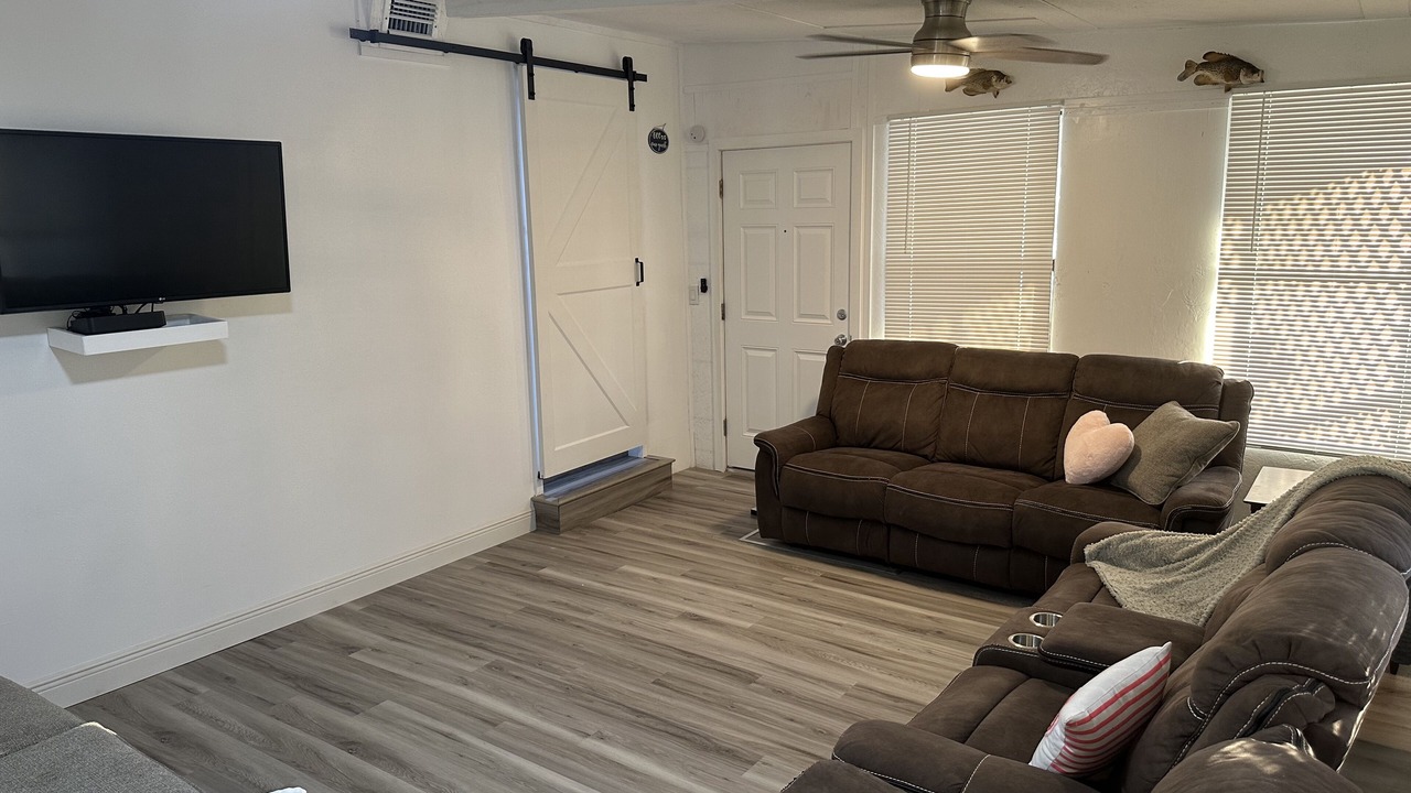Photo of Livingroom in Buckhead Ridge