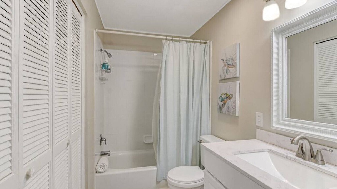 Photo of Bathroom in Fernandina Beach