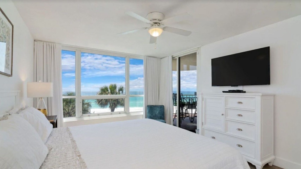 Photo of Bedroom in Miramar Beach