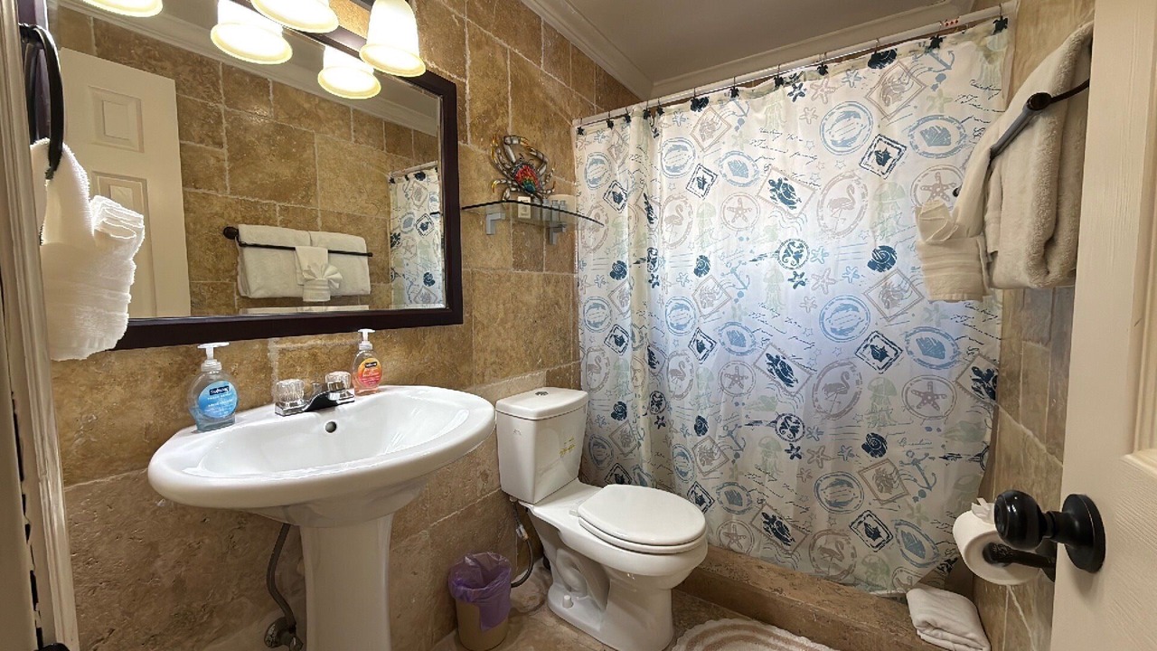 Photo of Bathroom in Marathon