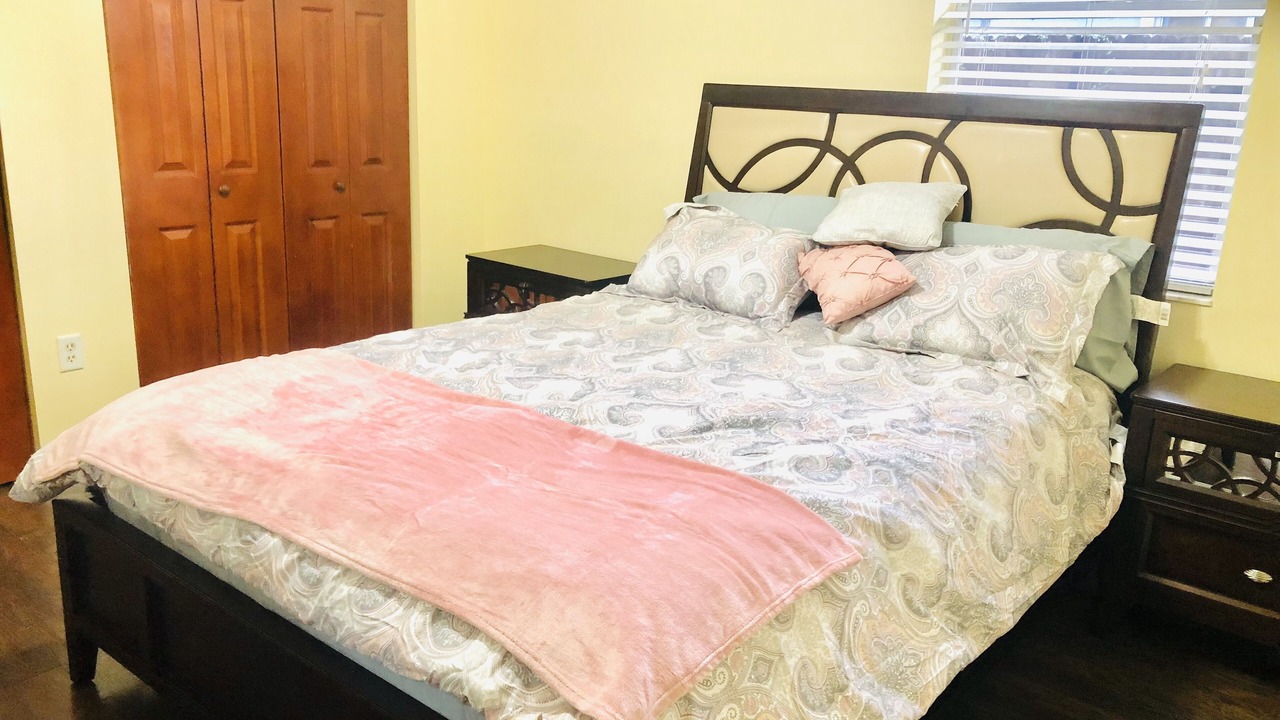 Photo of Bedroom in Lake Magdalene