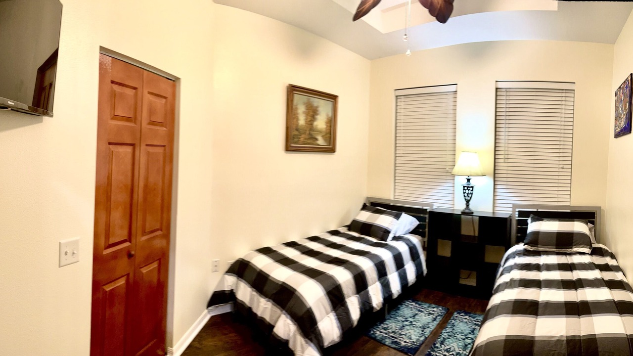 Photo of Bedroom in Lake Magdalene
