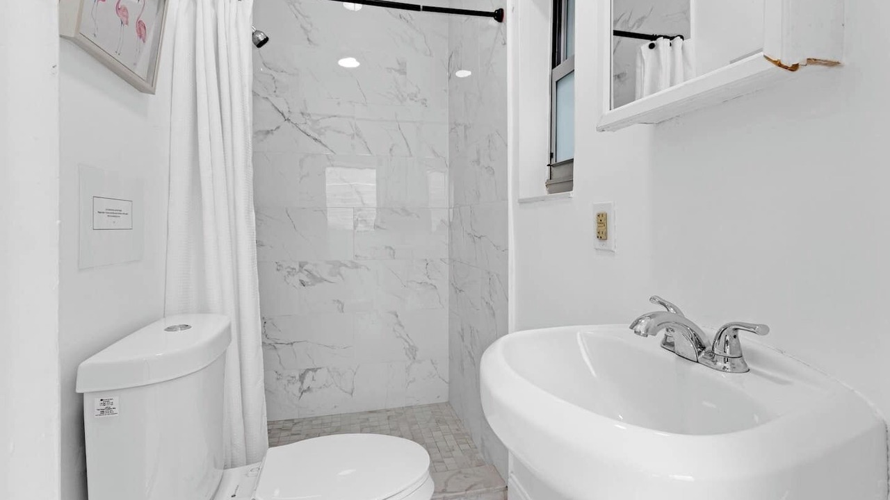 Photo of Bathroom in Little Havana