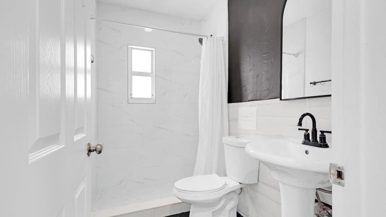 Photo of Bathroom in Little Havana