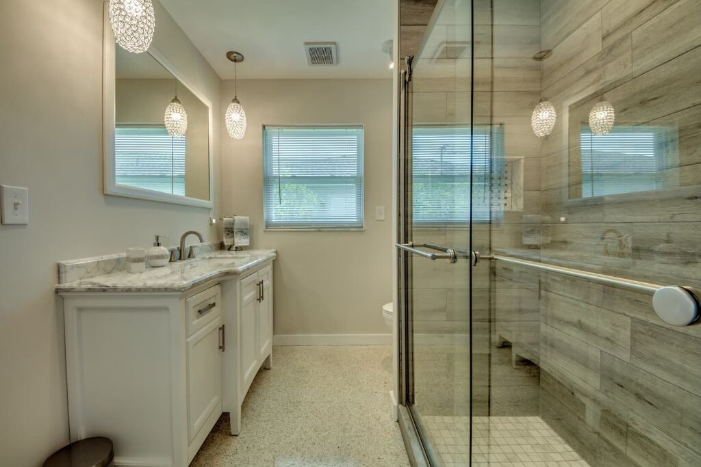 Photo of Bathroom in Pelican