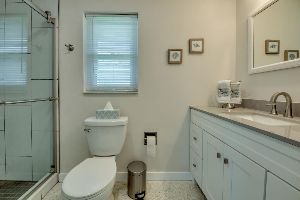 Photo of Bathroom in Pelican
