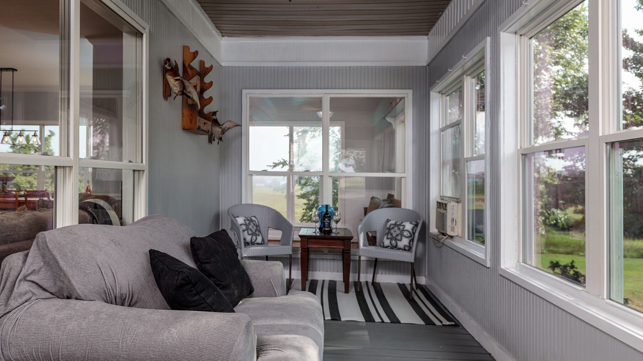 Photo of Livingroom in Rogersville