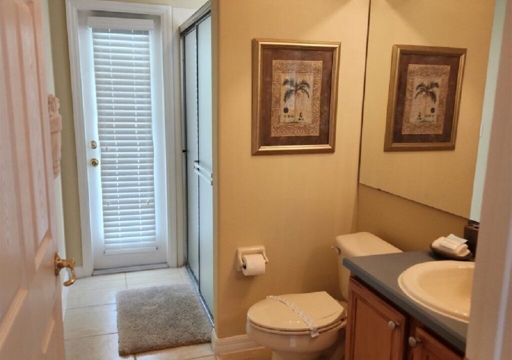 Photo of Bathroom in Orange Tree