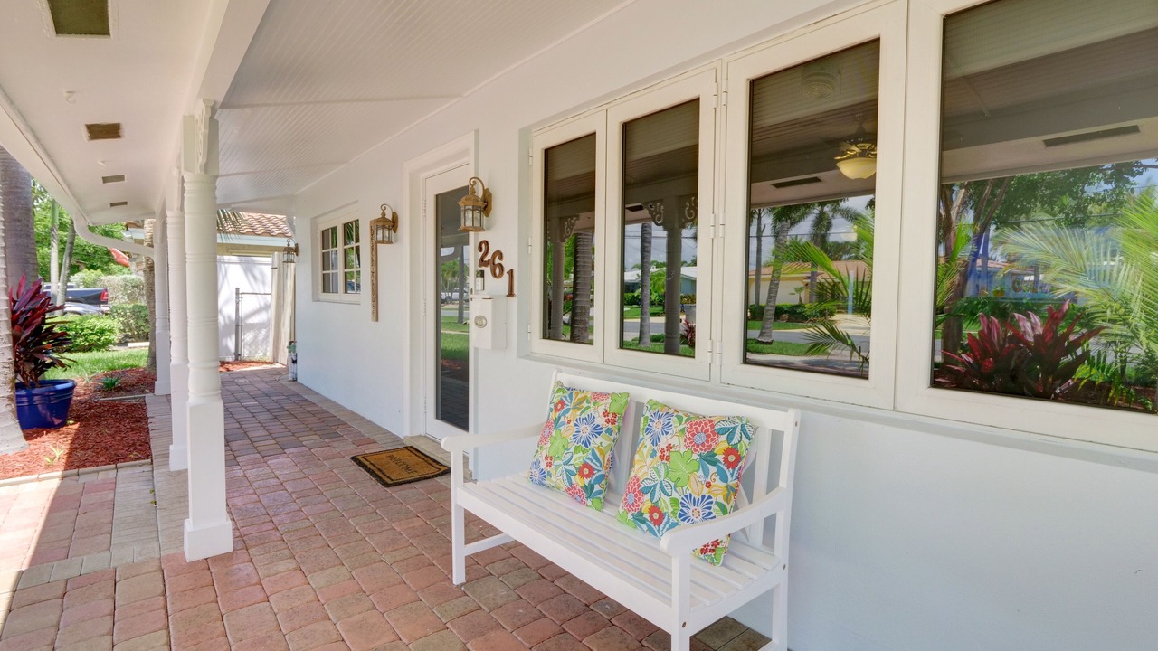 Photo of Patio Balcony in Garden Isles