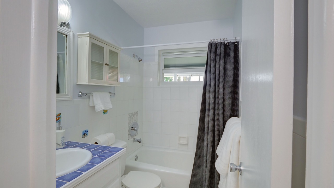 Photo of Bathroom in Garden Isles