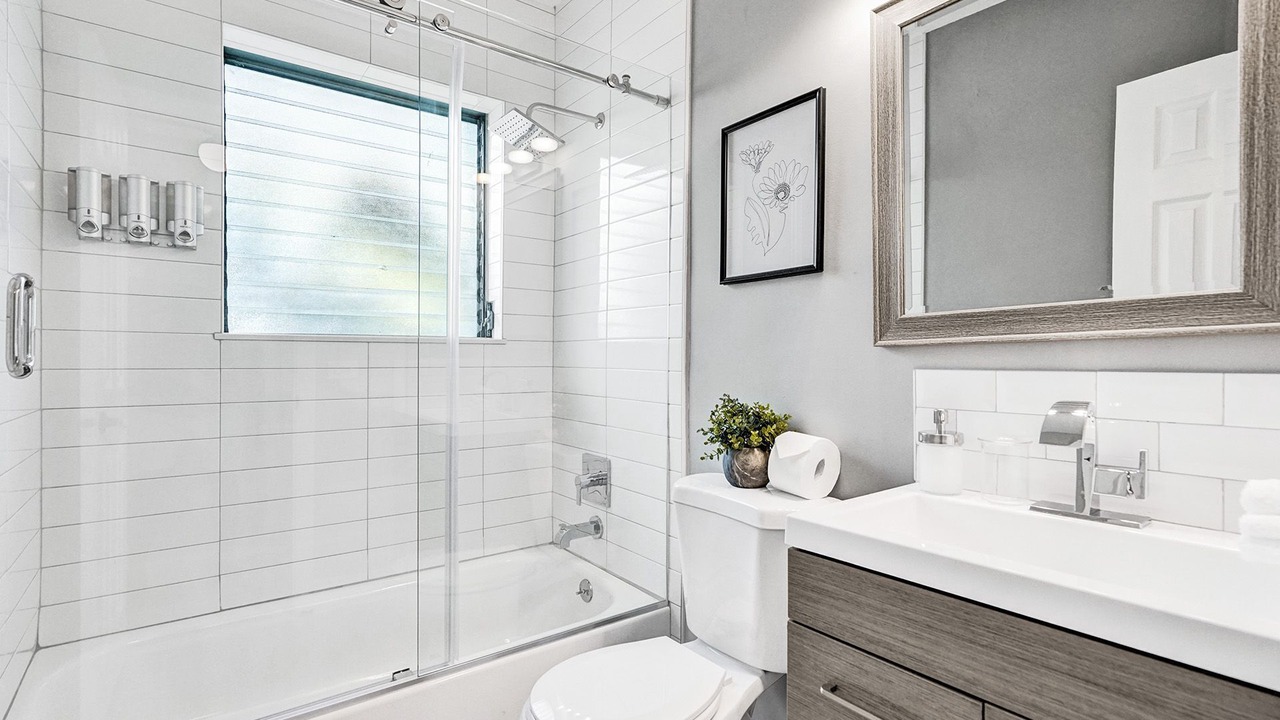 Photo of Bathroom in West Avenue