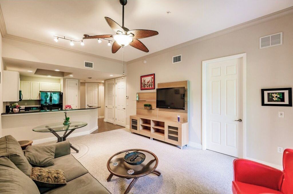Photo of Livingroom in Cypress Lake