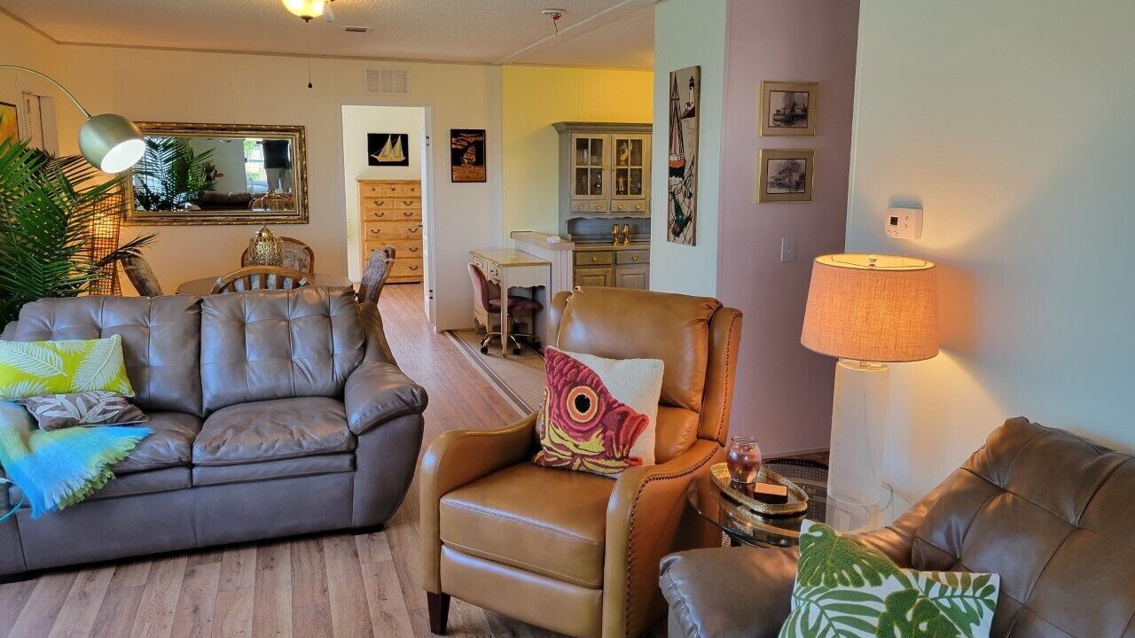 Photo of Livingroom in Edgewater