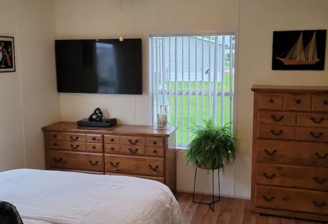 Photo of Bedroom in Edgewater