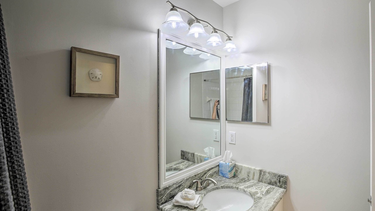 Photo of Bathroom in Botanica Lakes