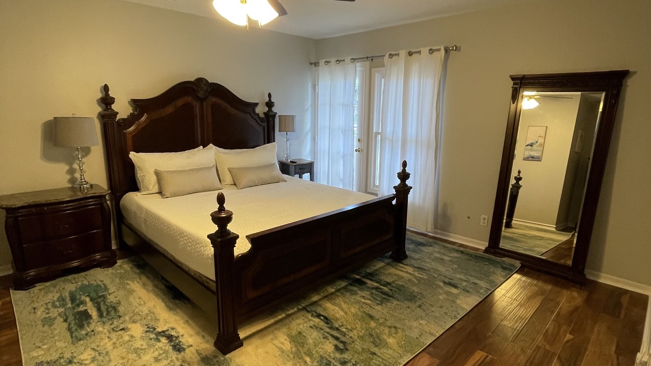 Photo of Bedroom in Bayshore Beautiful